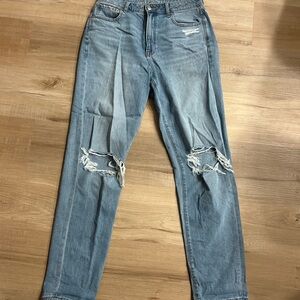 Stylish Light Blue Distressed Women’s Jeans